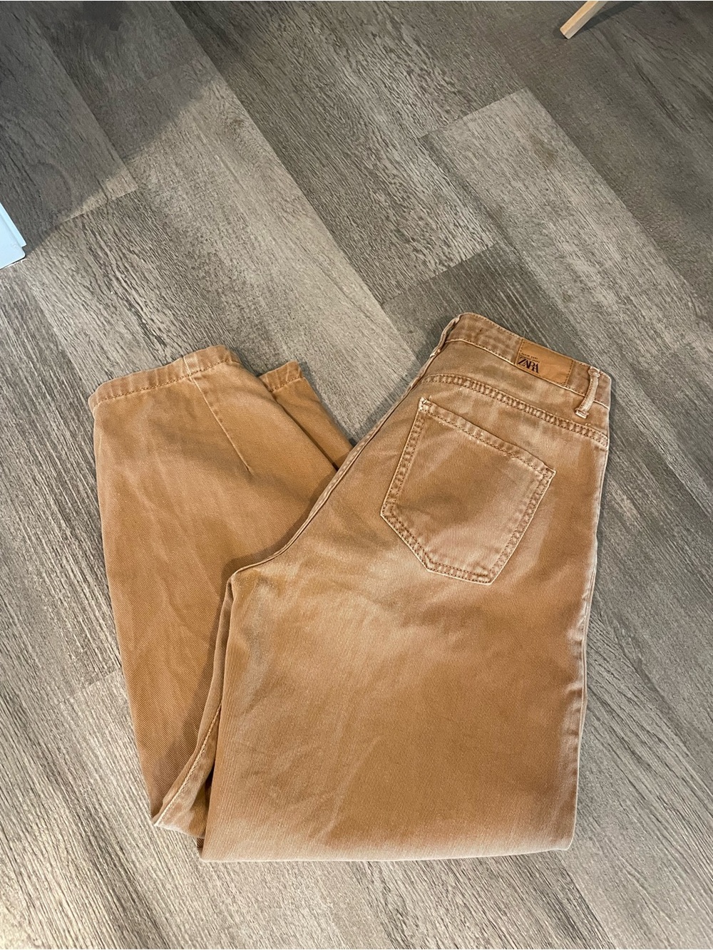 Zara Barrel Jeans in tan